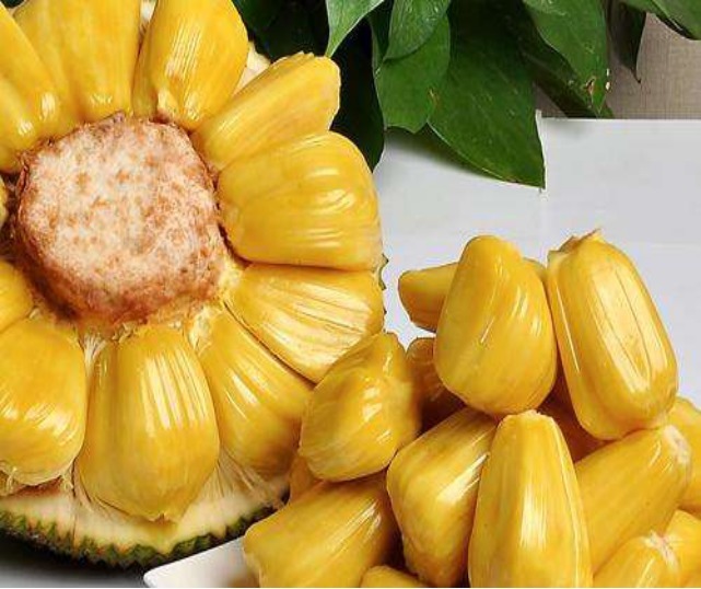 食物|女人不想脸上爬满皱纹,常吃4种食物,养护肝脏,美容抗衰老