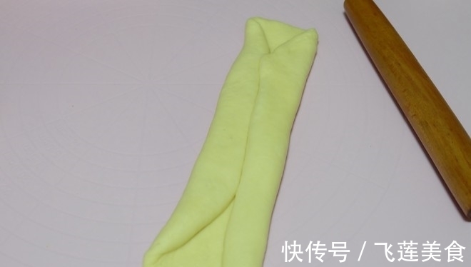 拉丝|面包别再买了，自己在家做，不用黄油不用高粉，柔软拉丝超好吃！