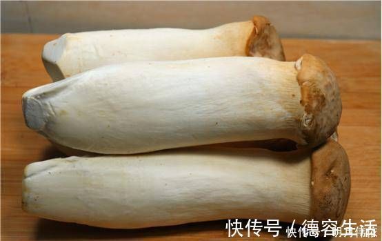 买杏鲍菇时,选大的还是小的好菜农记住这5点,保证不会买错