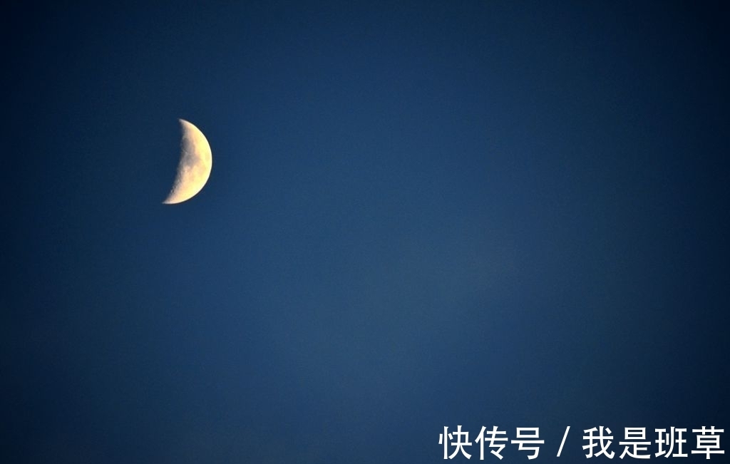 这首诗!纳兰看到如眉新月,触景生情写下一首词,这句最动人