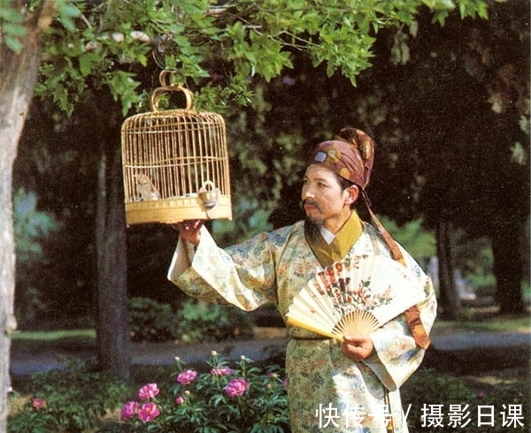 奢华@秦可卿死后,贾珍为何要替她举办奢华葬礼?曹雪芹:贾珍内心复杂