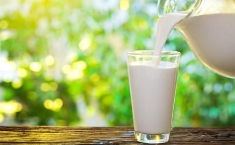 医生|喝牛奶会升高血压?医生苦劝:不想血压“飙升”,趁早远离这3物