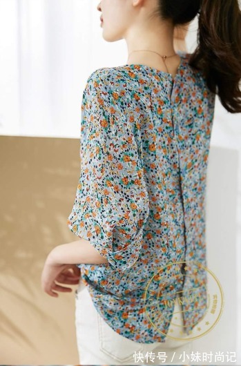 碎花衫|8月爆火了一款“碎花衫”洋气又减龄,无法言语的田园风优雅别致