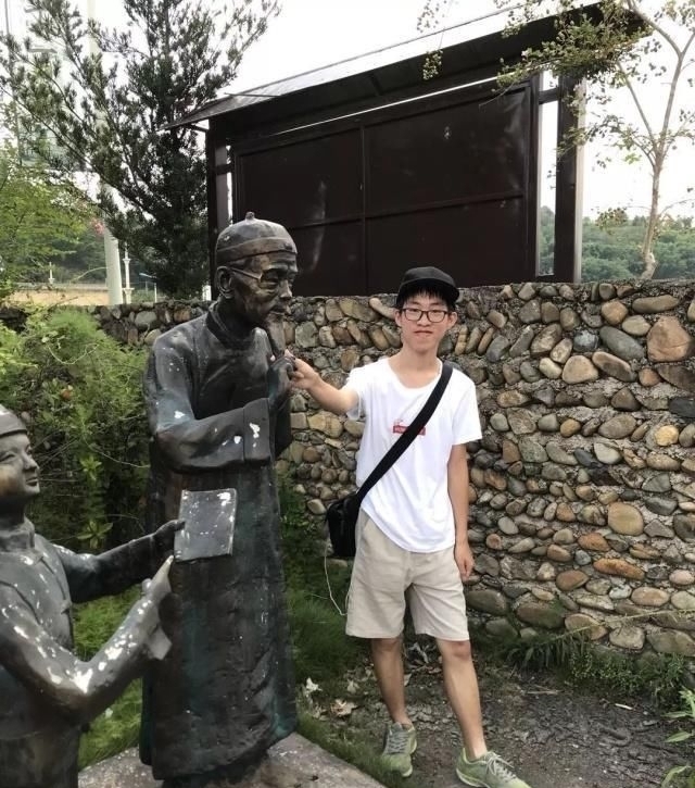 19岁农村少年捧得“脑王”奖杯,天才的背后,家长的做法真是牛