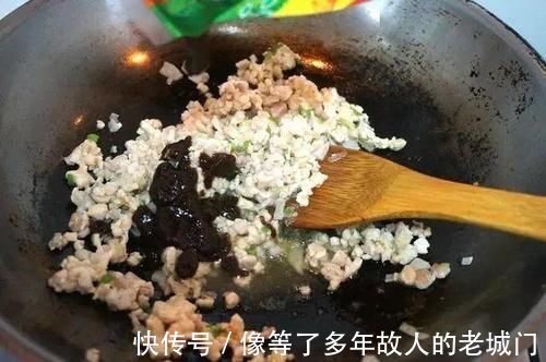 饺子|拌饺子馅最不能放这调料,难怪饺子不鲜没香味,年夜饭用的上!