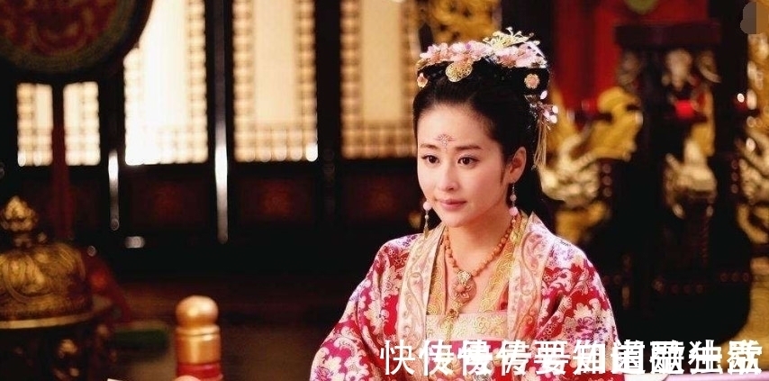 苏轼#苏轼问美女:你后悔吗?美女只说了8个字,苏轼听后写下千古名词