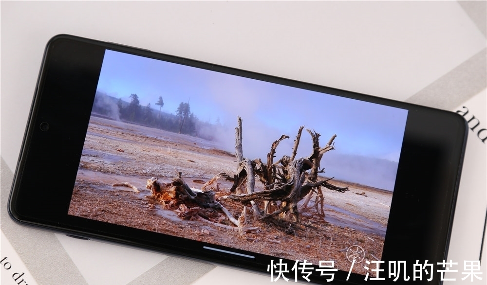 oled|摩托罗拉最后的“挣扎”，1亿像素50倍变焦，12+256G再降800