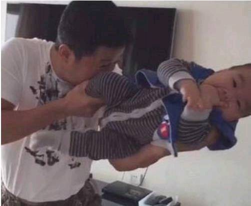 |搞笑图片幽默段子笑话兄弟你的帽子不错，用西瓜皮做的有创意