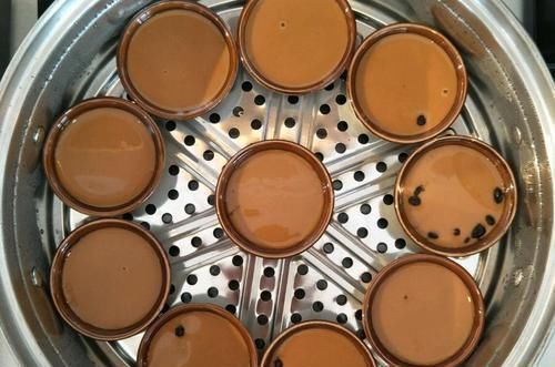 做钵仔糕,别只用粘米粉,多加一点它,口感更Q弹,好看又好吃