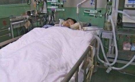 小女儿|60岁老人,查出肠癌晚期,医药费每天一万,家属无奈放弃治疗