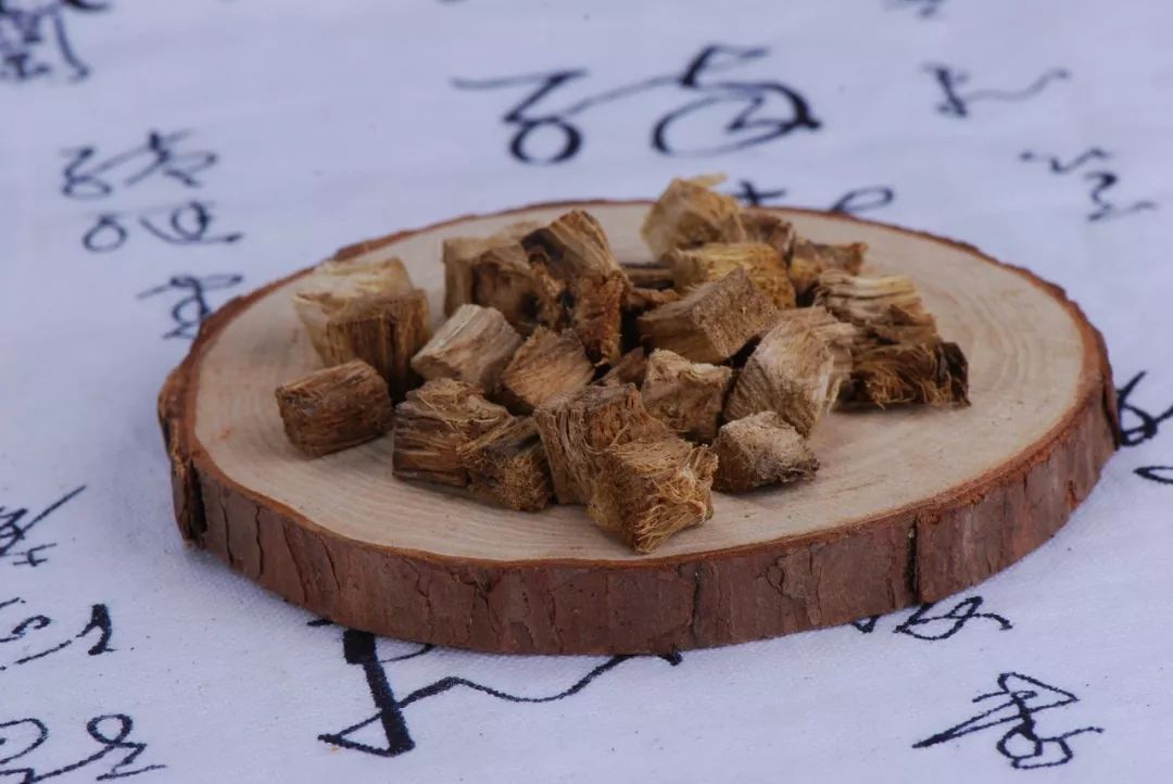 金匮要略|后背疼痛，检查不出问题，咋治疗也不好？