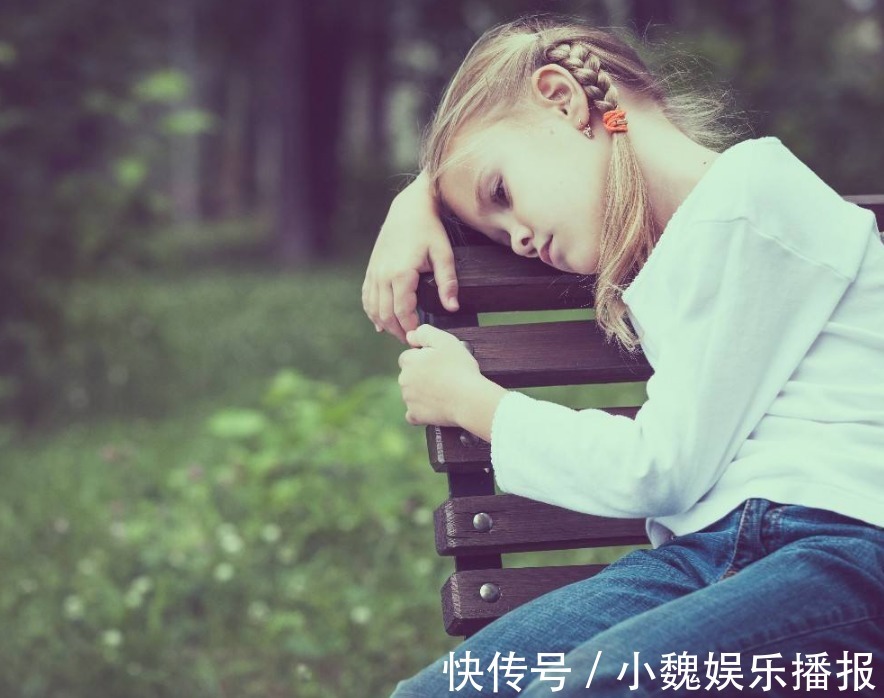 小美|孩子7岁前有以下习惯,爸妈必须惩罚,心软只会害了孩子!