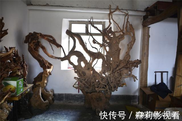 李大师|倔强老头潜心根雕30年,两层土楼堆满获奖作品,不卖钱甘守贫寒