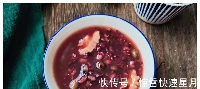 坚持喝了3个月这粥，白发少了，气色好了，闺蜜效仿也做给妈妈喝！