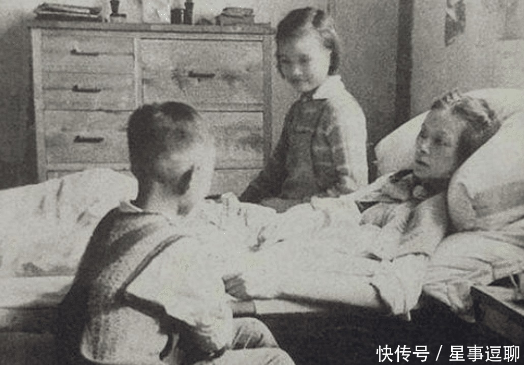 高考差两分落榜清华,母亲心有不甘重查试卷,卷上11字打醒了她