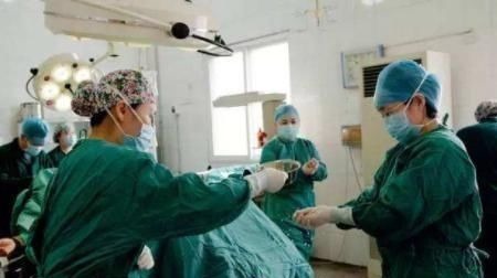 分娩|“谢谢我不喜欢喝牛奶”,产妇剖腹产闹笑话,护士忍不住笑出声