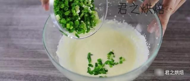 随便烤烤就很好吃，制作到出炉半小时搞定