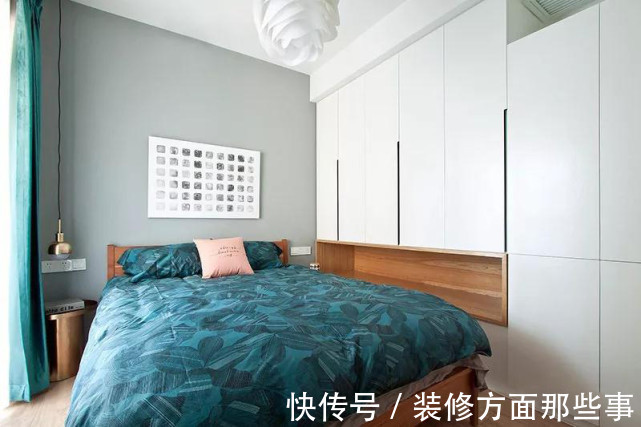 三居室|107平北欧风三居室，客厅简易书架搭配原木餐桌，充满文艺色彩