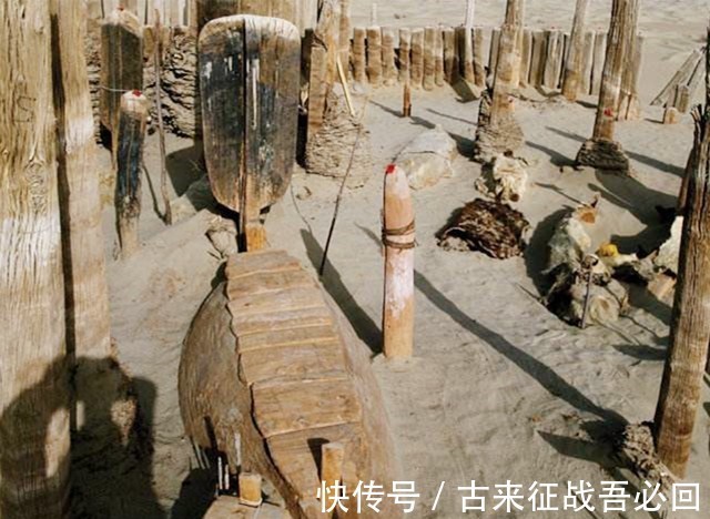 罗布泊|新疆古墓挖出千年干尸,骨骼纹路清晰,嘴唇还涂着2700年前的口红