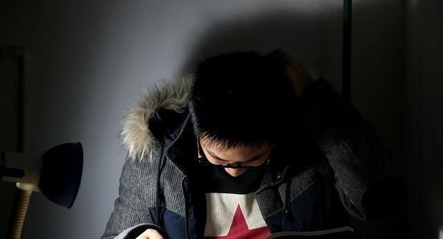 睡眠质量差|三个穴位是“睡眠开关”,每天按一次,你会感觉到天亮