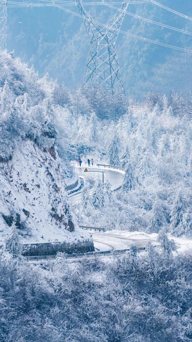 世界|等一个人，陪我去看雪裹雾锁泥巴山