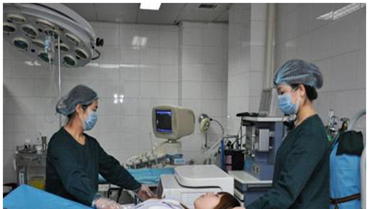 张燕|进产房不到7分钟就生完,产妇洋洋得意时,医生却为她捏了一把汗