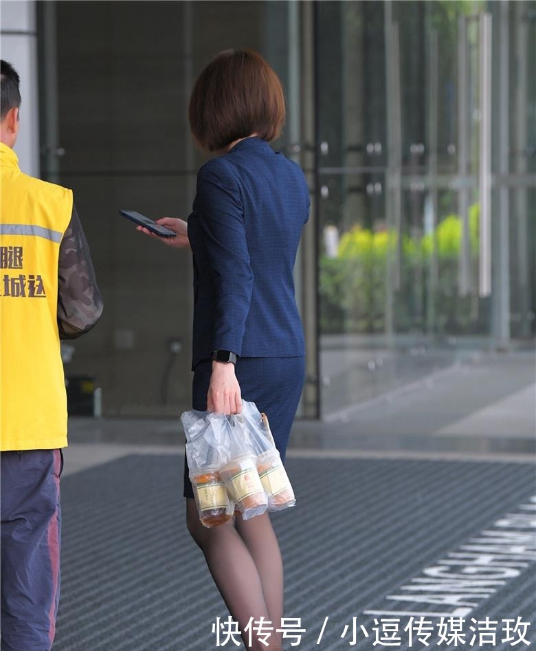 丝滑|街拍:职业装的纵享丝滑