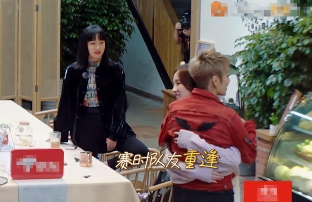 张照片|万茜晒姐姐美照,给宁静拍得也太用心了!谁还敢说两人不和