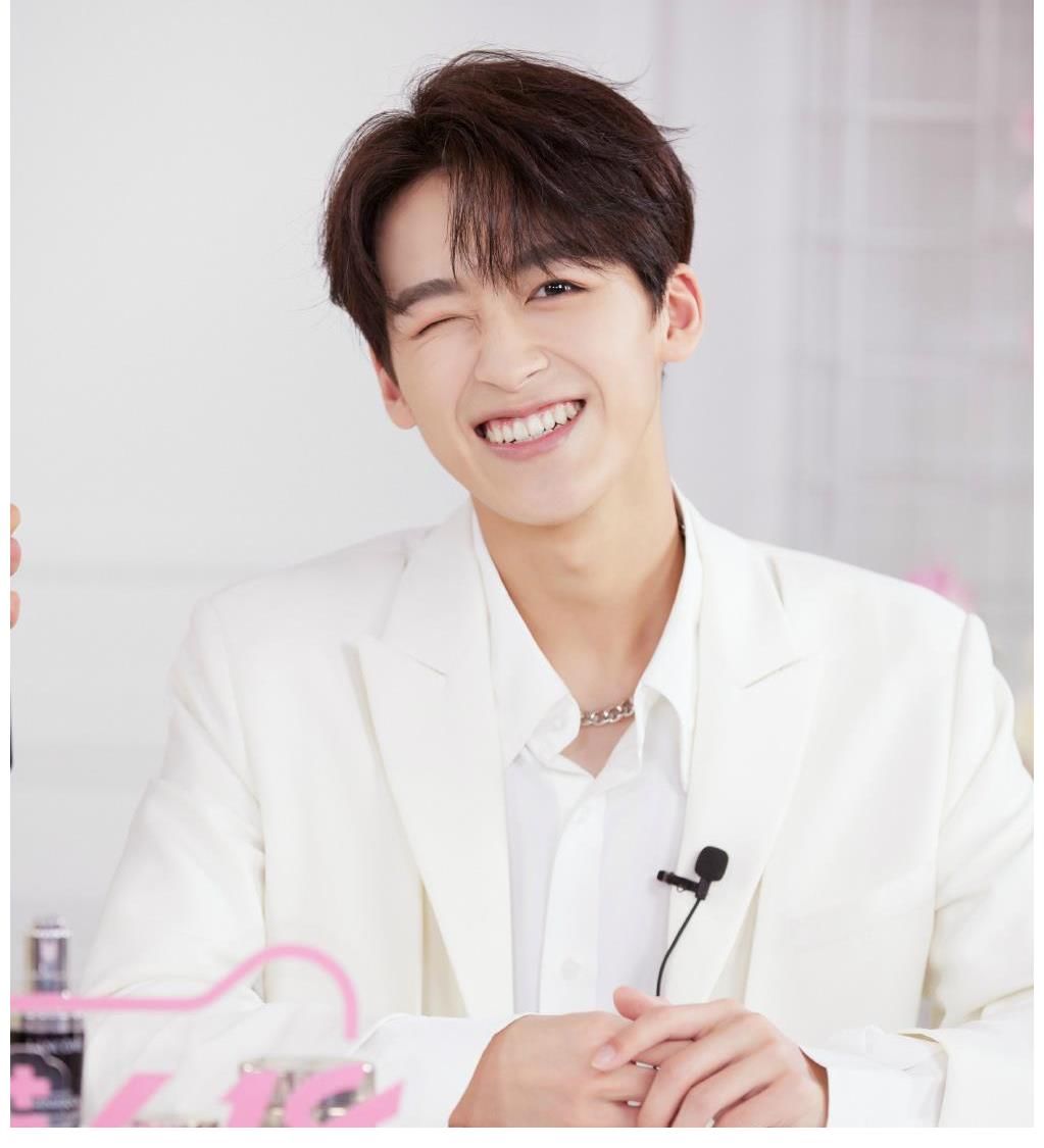 助阵|徐一宁人尽皆知!杨超越情急之下喊出何洛洛本名,黄明昊装傻助阵