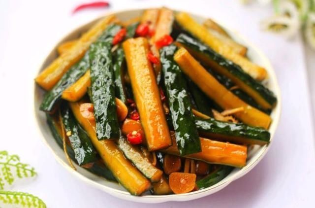 入味|做腌黄瓜,不要直接加盐腌多做1步,脆爽又入味,做1次吃3个月