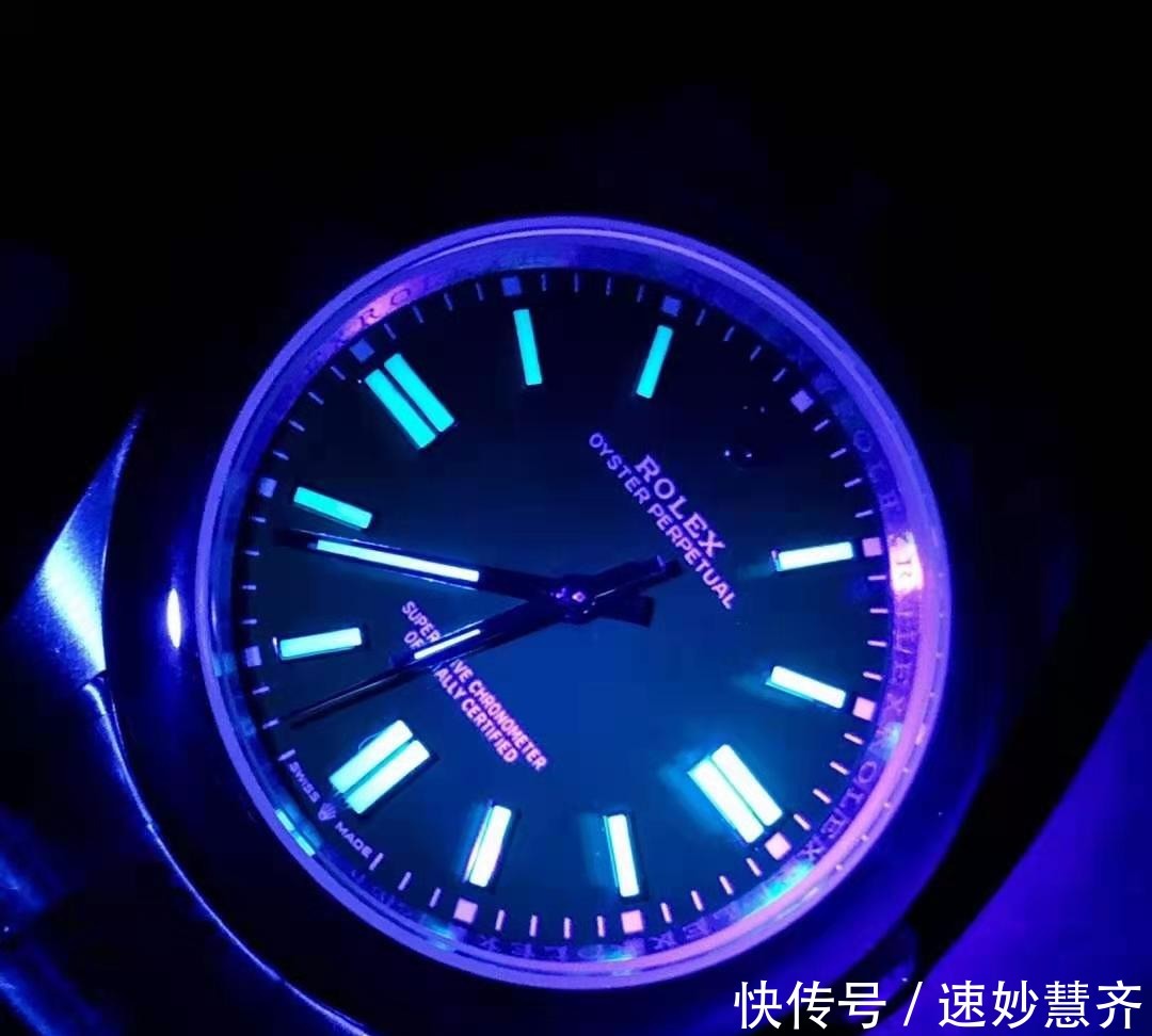 蚝式恒动|炎炎夏日，怎样搭配高颜值腕表 必备的劳力士蚝式恒动系列