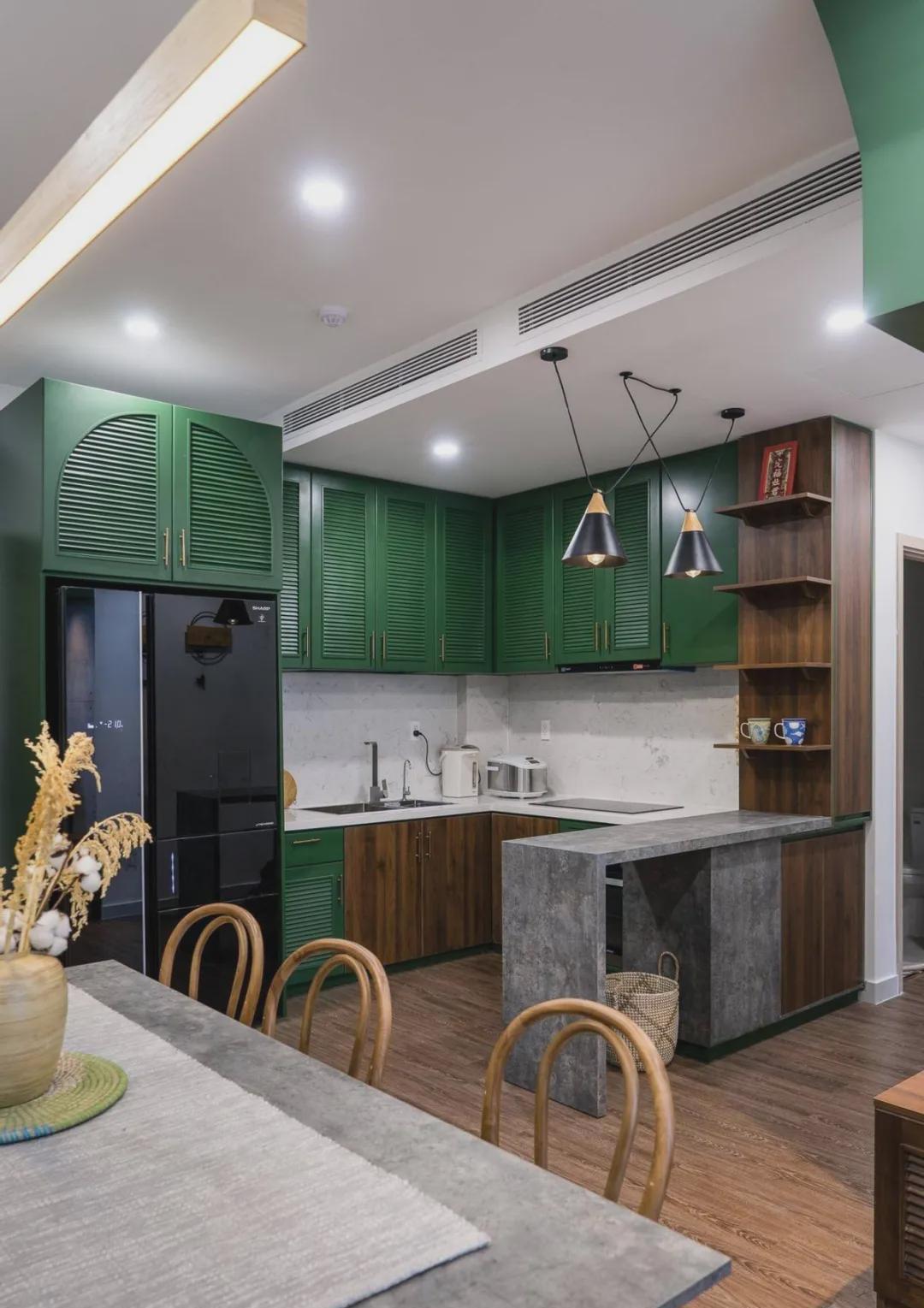 复古绿|78㎡装出2卧室+书房+衣帽间，并用复古绿填满，小户型值得借鉴