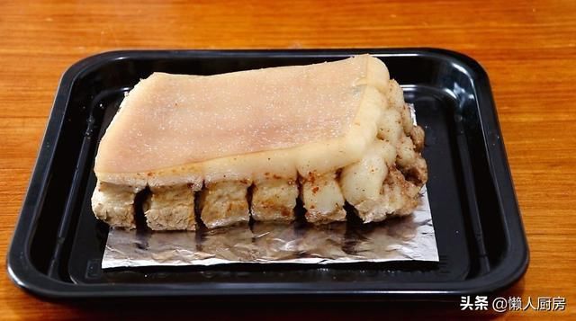 大蒜粉|夏季，我家就爱这样吃五花肉，当追剧的小零食，越嚼越香