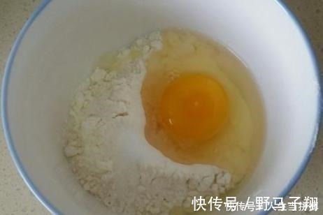 做手擀面时，别只会加盐，用上1招，劲道爽滑，煮久了也不易断