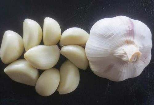 今天才知道,保存大蒜如此简单,放多久都行,再也不怕大蒜长芽了