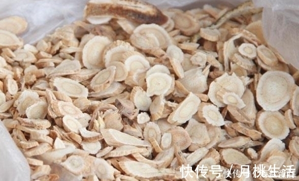 多糖|外行吃人参，内行吃黄芪，常用黄芪泡水喝，惊喜“不请自来”