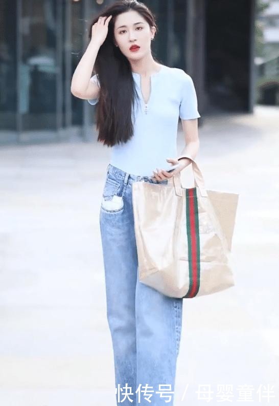 牛仔裤|长发牛仔裤的小姐姐,宽松的裤子都不能挡住你良好的身材