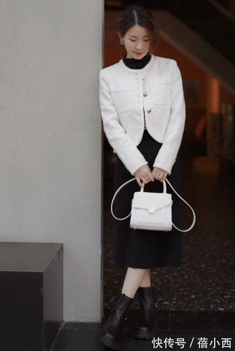 黑白配|新年如何让人眼前一亮?过膝半身裙必须安排上,优雅得体还时髦