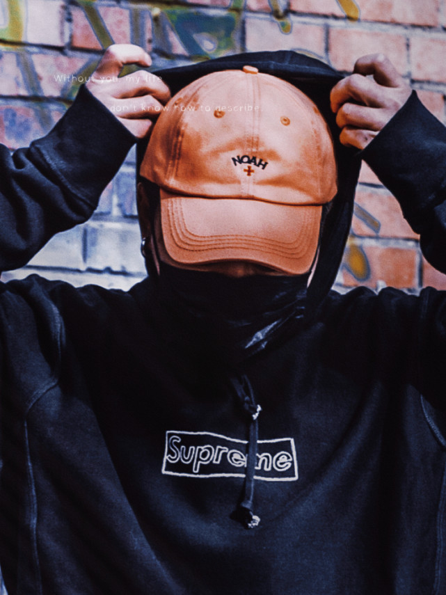 卫衣 Supreme x GCY郭春雨 2022 联名系列单品海报公布,争议性新作