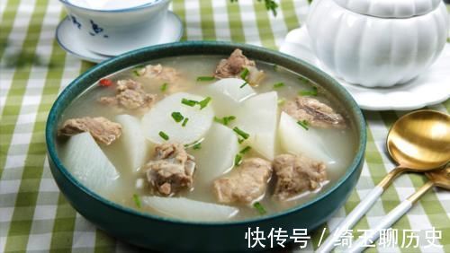 脑垂体|7岁男孩缺钙停止发育，身高仅1米，儿科医生怒斥：这2种食物别再纵容娃吃