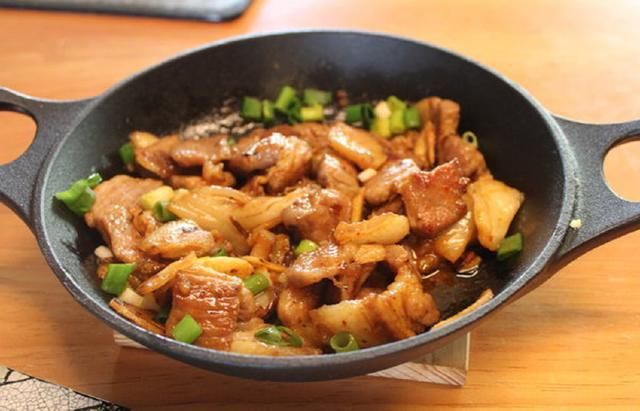 五花肉这样做香死了，比炖肉过瘾，比红烧肉下饭，做法太简单了！
