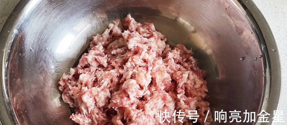 冬天饺子最爱这个馅,比韭菜香多了,一口一个吃不停嘴,特解馋!