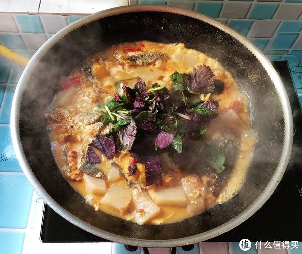 炖鱼时,用“它”来代替水,鱼肉鲜嫩无腥味,一上桌全家抢着吃