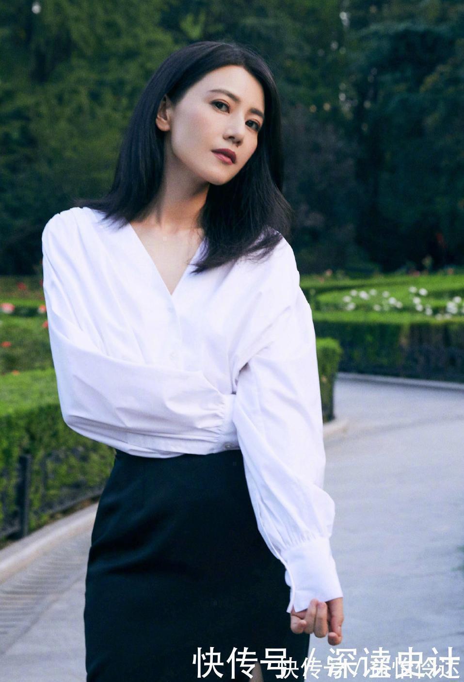 黑色 今春流行“衬衫+黑色半身裙”搭配,减龄时尚优雅,精致显瘦高级