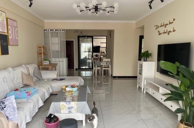 装修|越来越多人不做吊顶,不做电视墙,看看她家装修,简约又漂亮