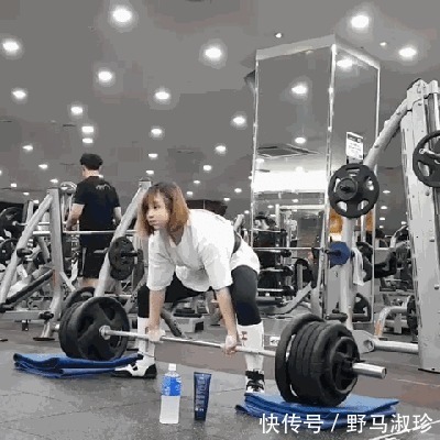 硬拉女王|亚洲“硬拉女王”，身高164厘米体重55公斤，诠释肌肉女形体美！