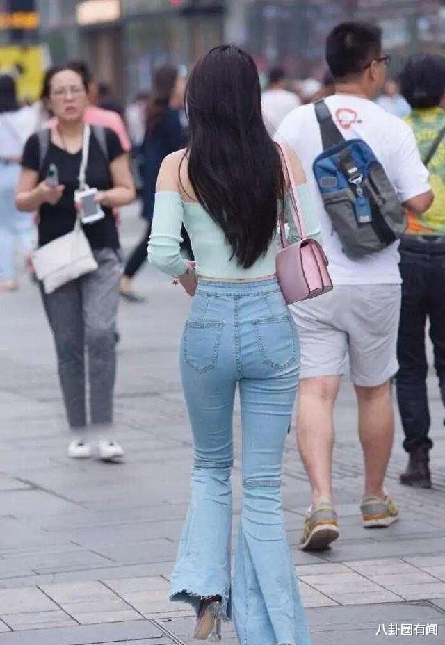 打底裤穿搭活力十足，也可日常休闲，是心动的感觉