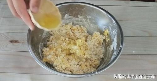 教你面包最简单的做法,不用烤箱不用蒸,暄软拉丝,再也不用买了