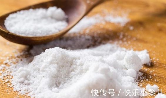 宝妈|看了婆婆给宝宝做的辅食,宝妈气得埋头痛哭,后悔没有自己带娃