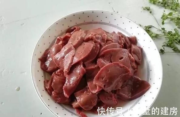搅拌均匀|洗猪肝别直接用水洗，相当于吃毒素，再加一步，脏东西自动跑出来